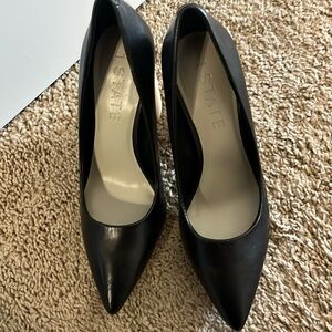 NWOB black 1. state heels. Size 8.